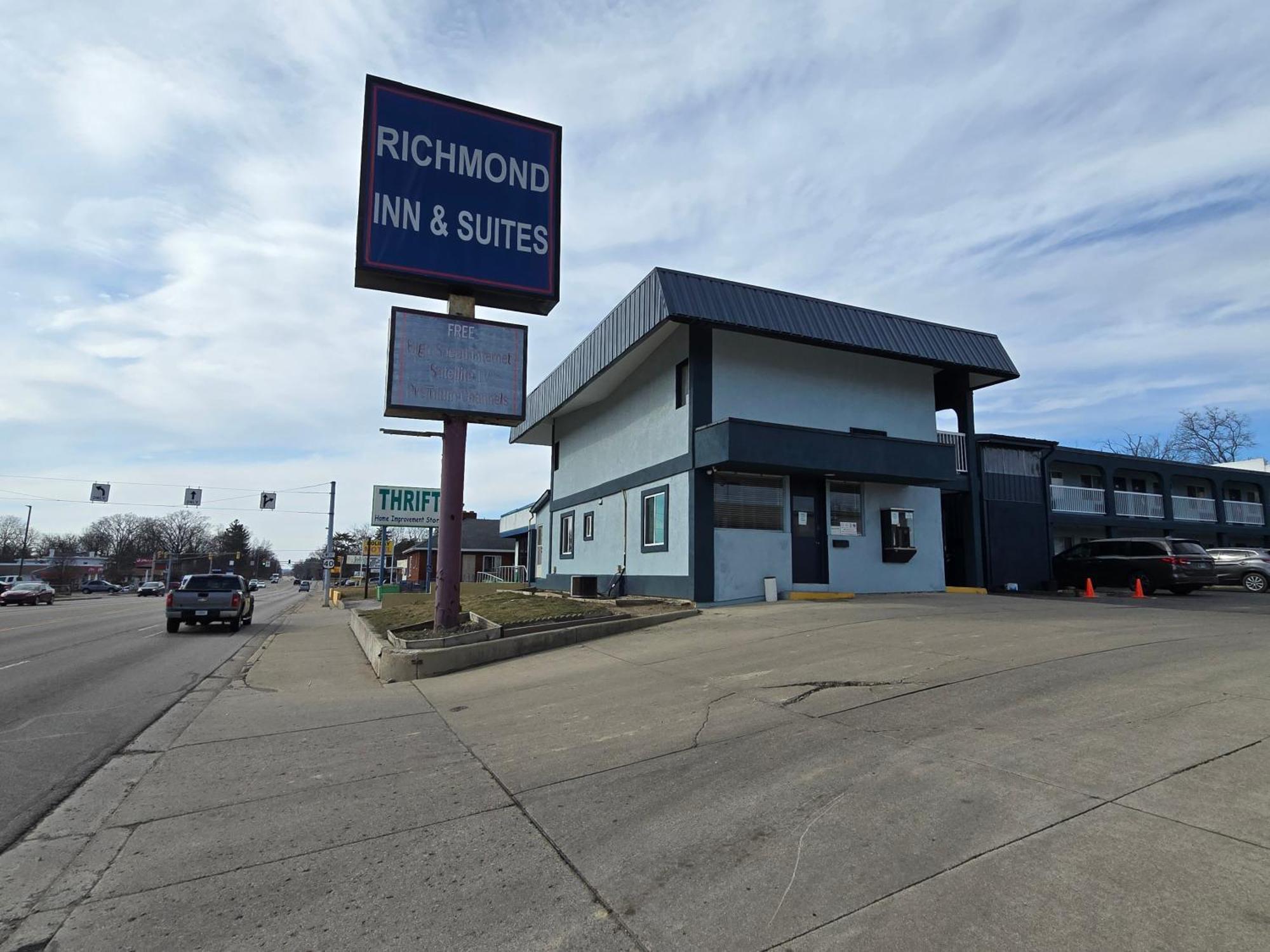 Richmond Inn And Suites ภายนอก รูปภาพ