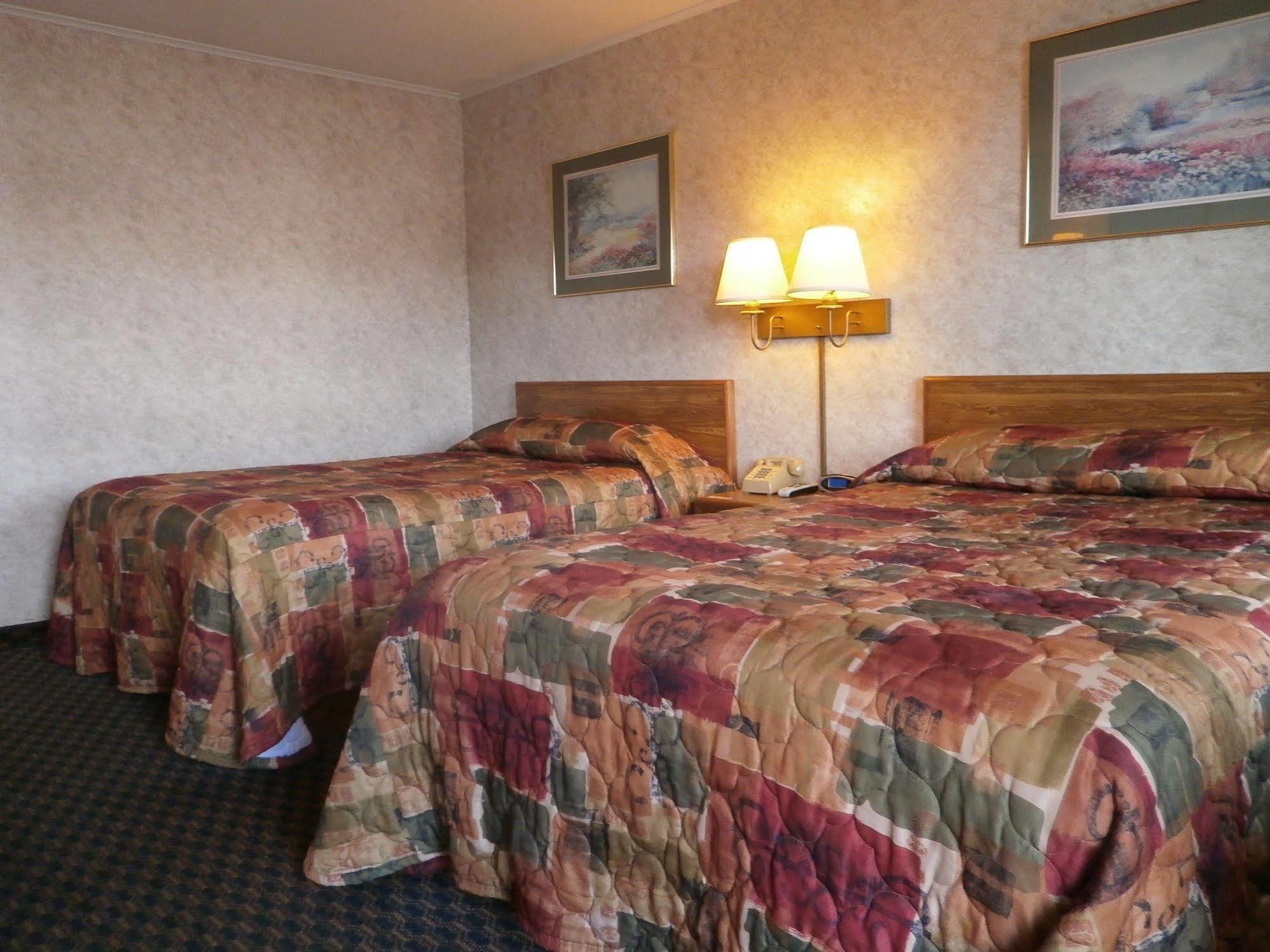 Richmond Inn And Suites ภายนอก รูปภาพ